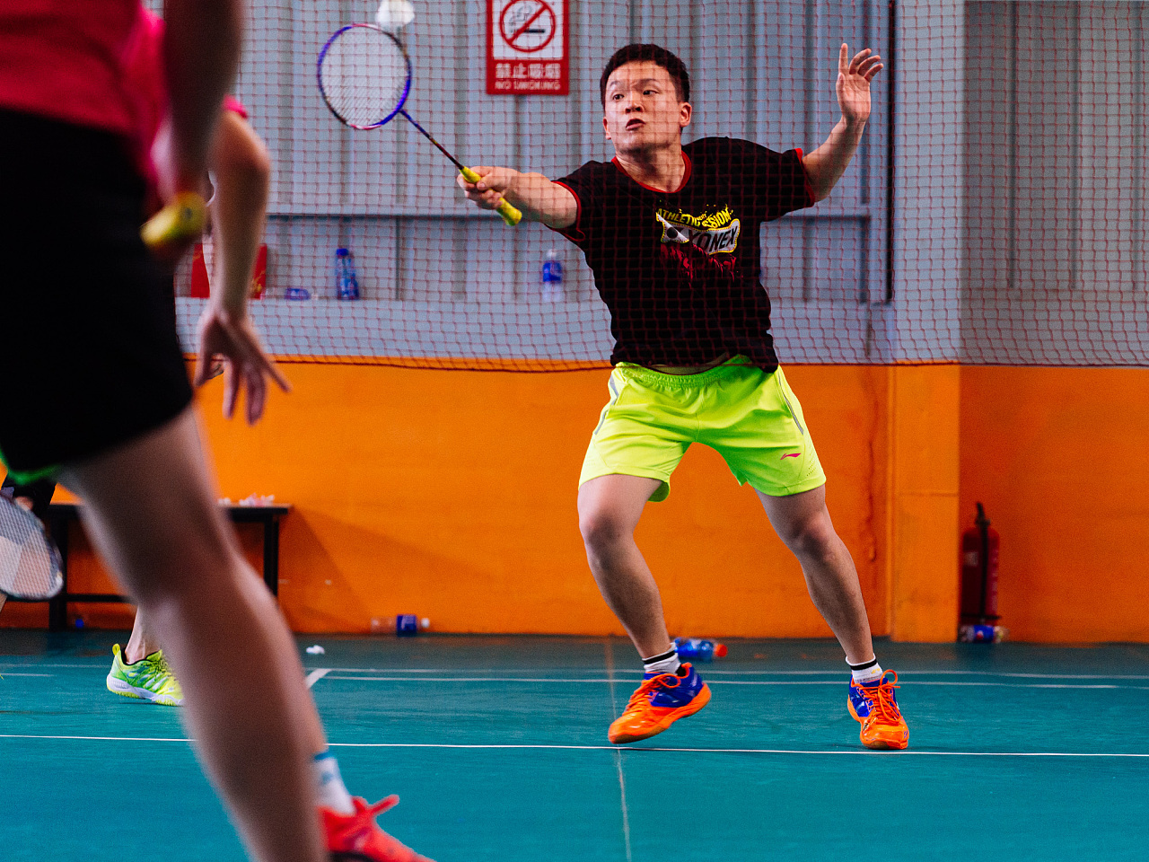 表现一如既 表现一如既