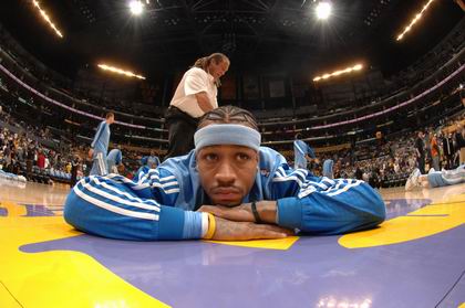 与媒体战中 与媒体战中